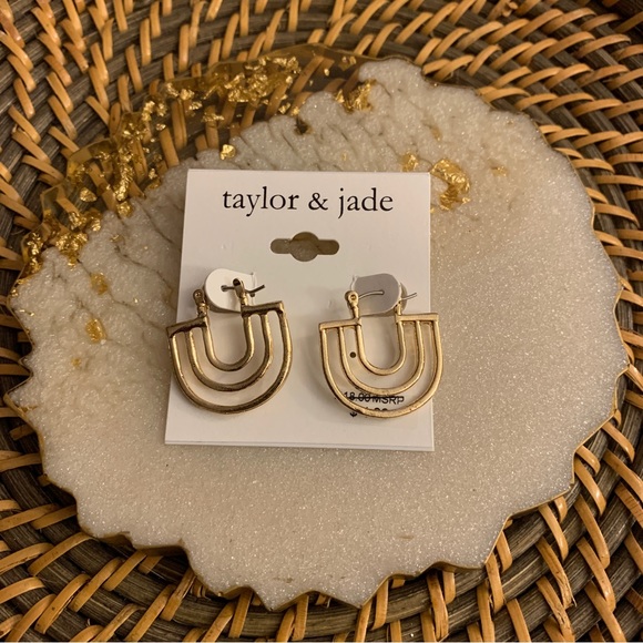 Taylor & Jade Gold Tone Earrings - Picture 1 of 2